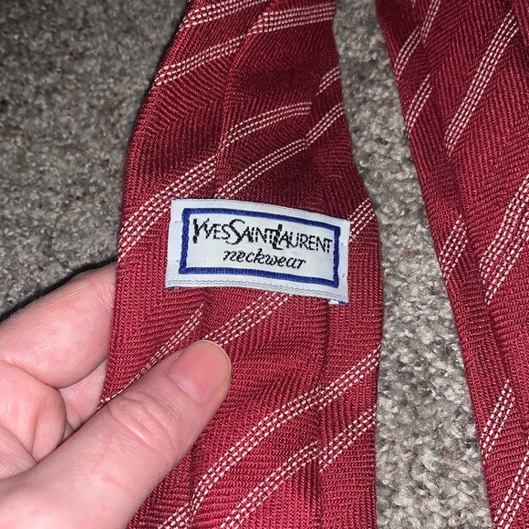 Authentic Vintage red YSL tie (same tie Donald Trump wears!) - Picture 4 of 6